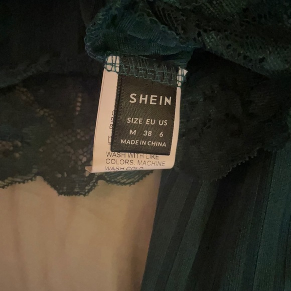 Green Long Sleeve Lace Crop Top - Picture 4 of 4